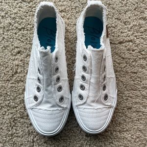 White Blowfish Wherever You Wander sneakers size 6.5